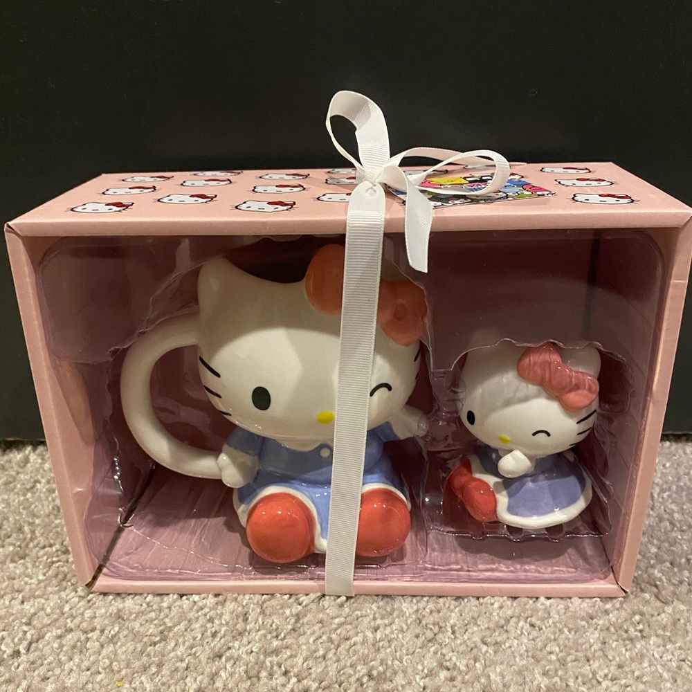 Hello Kitty Viral Mug and Figurine Spring Dress Set